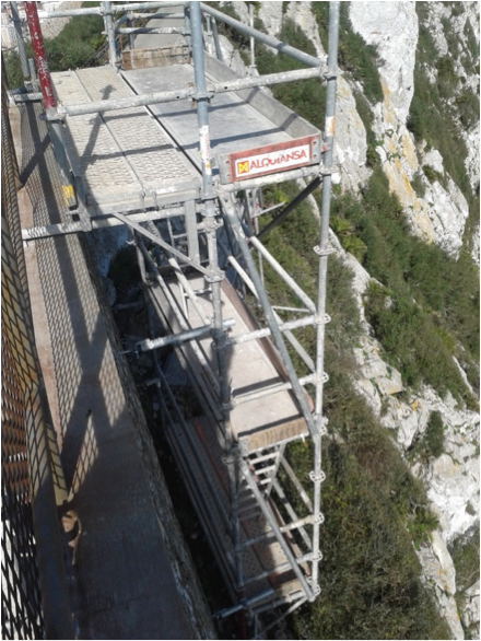 Montaje de Andamios mediante trabajos verticales en el Peñon de Gibraltar - Alquiansa