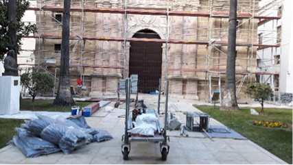 Andamio para la restauración de las fachadas del parlamento de Andalucía - Alquiansa
