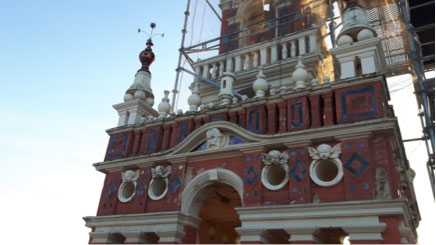 Restauración de la escultura de corona el edificio Giralda en Badajoz - Alquiansa