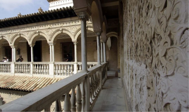 Andamio en la escalera de acceso al cuarto real alto de Palacio del rey Don Pedro del Alcázar de Sevilla - Alquiansa