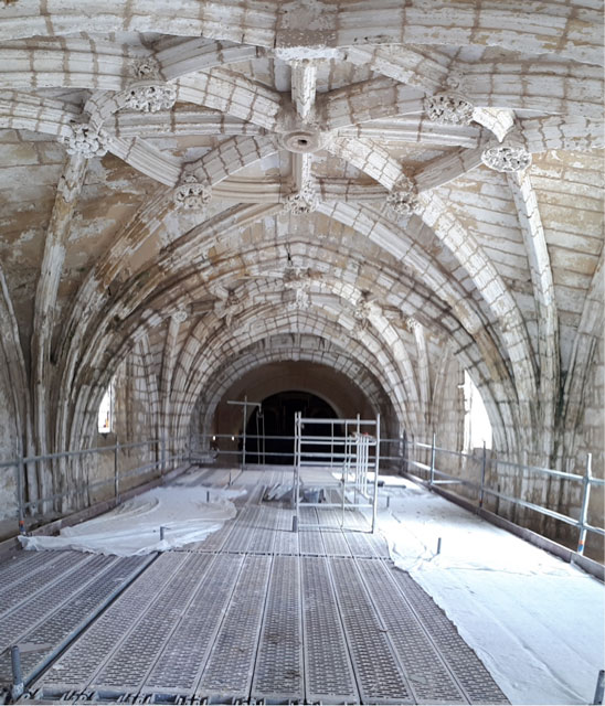 Plataforma para la restauración de la bóveda de la Ig. de San Miguel en Morón de la Frontera - Alquiansa