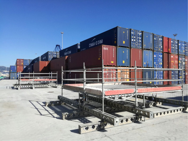 Uso combinado de sistemas para la creación de plataformas y torres de andamios suspendidas en el puerto en Algeciras - Alquiansa