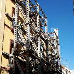 Estabilización de fachadas mediante vigas portantes - Alquiansa