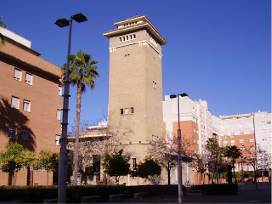 Torre móvil adaptada a las gradas de una sala de spinning - Alquiansa
