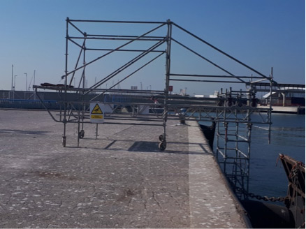 I+D+I Torres móviles especiales para la reparación de dos muelles en el puerto de Málaga - Alquiansa