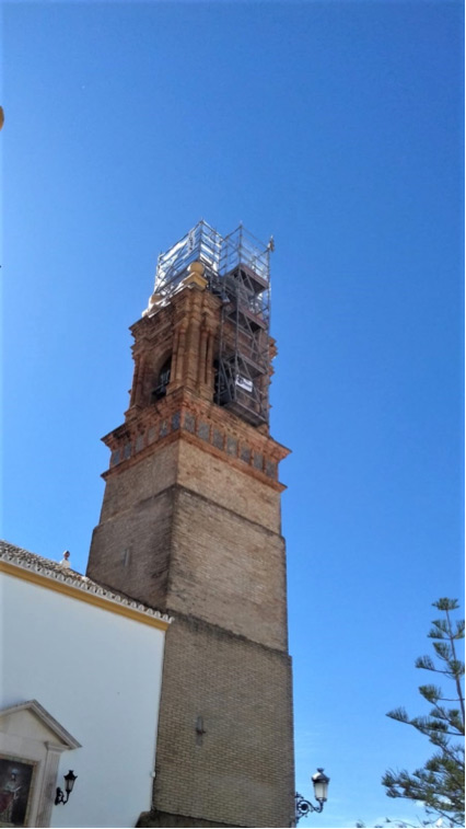 Andamio para la rehabilitación del Chapitel de la Iglesia Parroquial de Mairena del Alcor - Alquiansa
