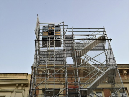 Un andamio con múltiples funciones para la rehabilitación de un edificio - Alquiansa