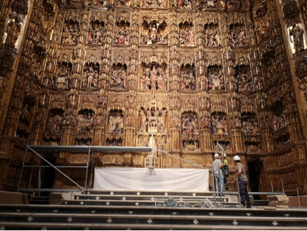 Andamio para la limpieza del Retablo Mayor de la Catedral de Sevilla - Alquiansa