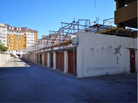 Cubierta sobre batería de aparcamientos durante las obras de construcción del St. Martín's School de Gibraltar - Alquiansa