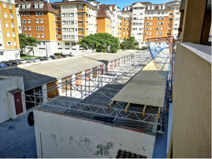 Cubierta sobre batería de aparcamientos durante las obras de construcción del St. Martín's School de Gibraltar - Alquiansa