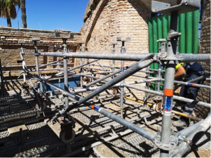 Plataforma con encofrado móvil para la reconstrucción de la bóveda de la Ig. Santa Catalina - Alquiansa