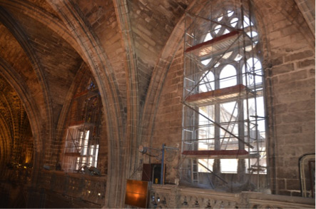 Andamios para la restauración de las vidrieras de la Catedral de Sevilla - Alquiansa