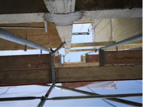 Montaje de andamios en un edificio en Córdoba - Alquiansa