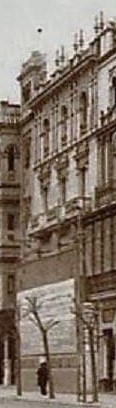 Andamio sobre lucernario en edificio modernista de principios del siglo XX - Alquiansa