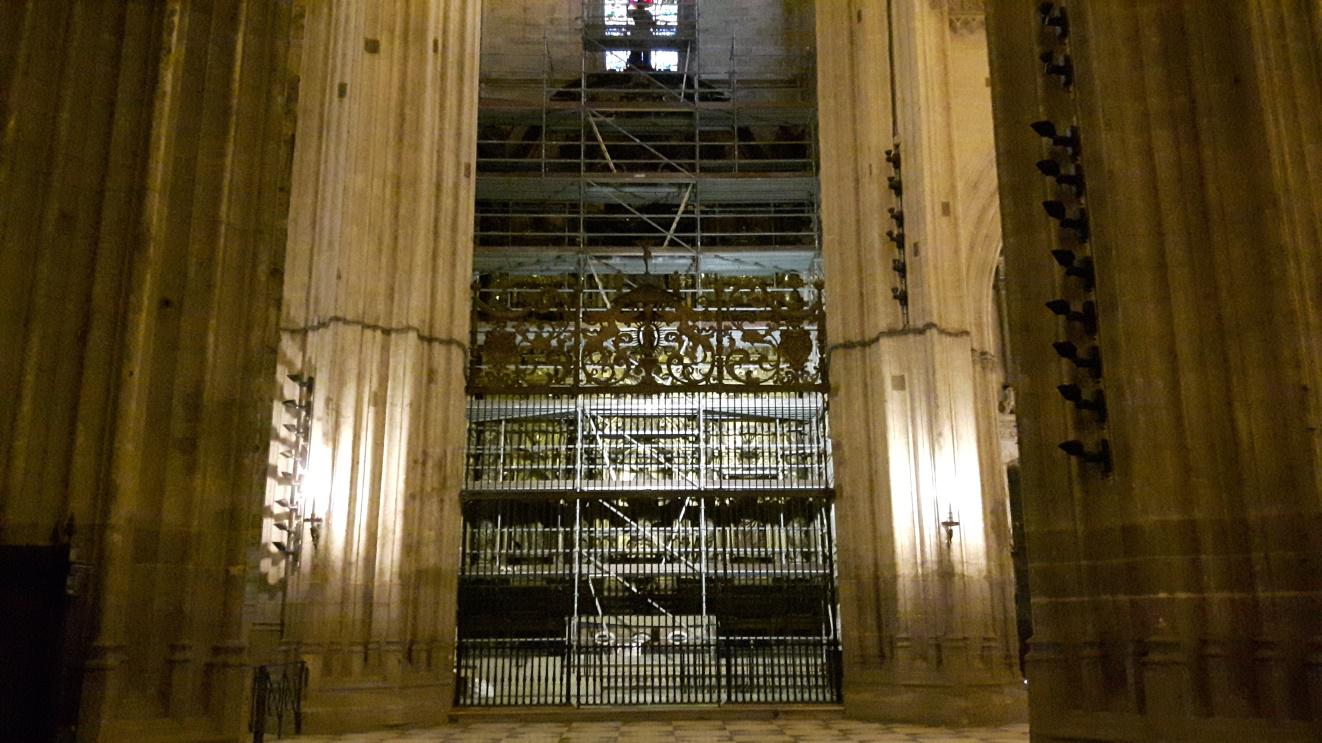 Andamio de marcos Super-65 para la reforma de las fachadas de un chalet - Alquiansa
