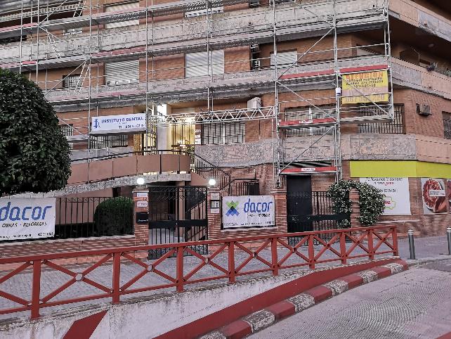 Rehabilitación de las fachadas de un edificio residencial de Sevilla - Alquiansa