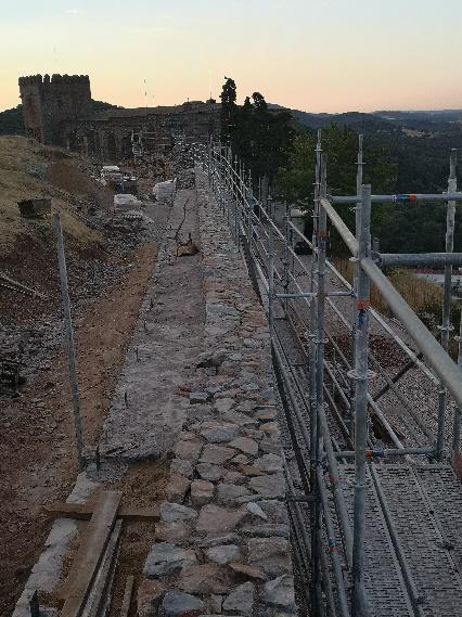 Restauración del perímetro amurallado del castillo de Aracena - Alquiansa