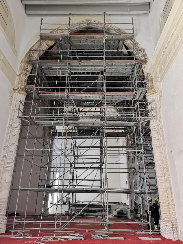 Plataformas de trabajo adaptadas a bóvedas Iglesia Santa Ana de Carmona - Alquiansa