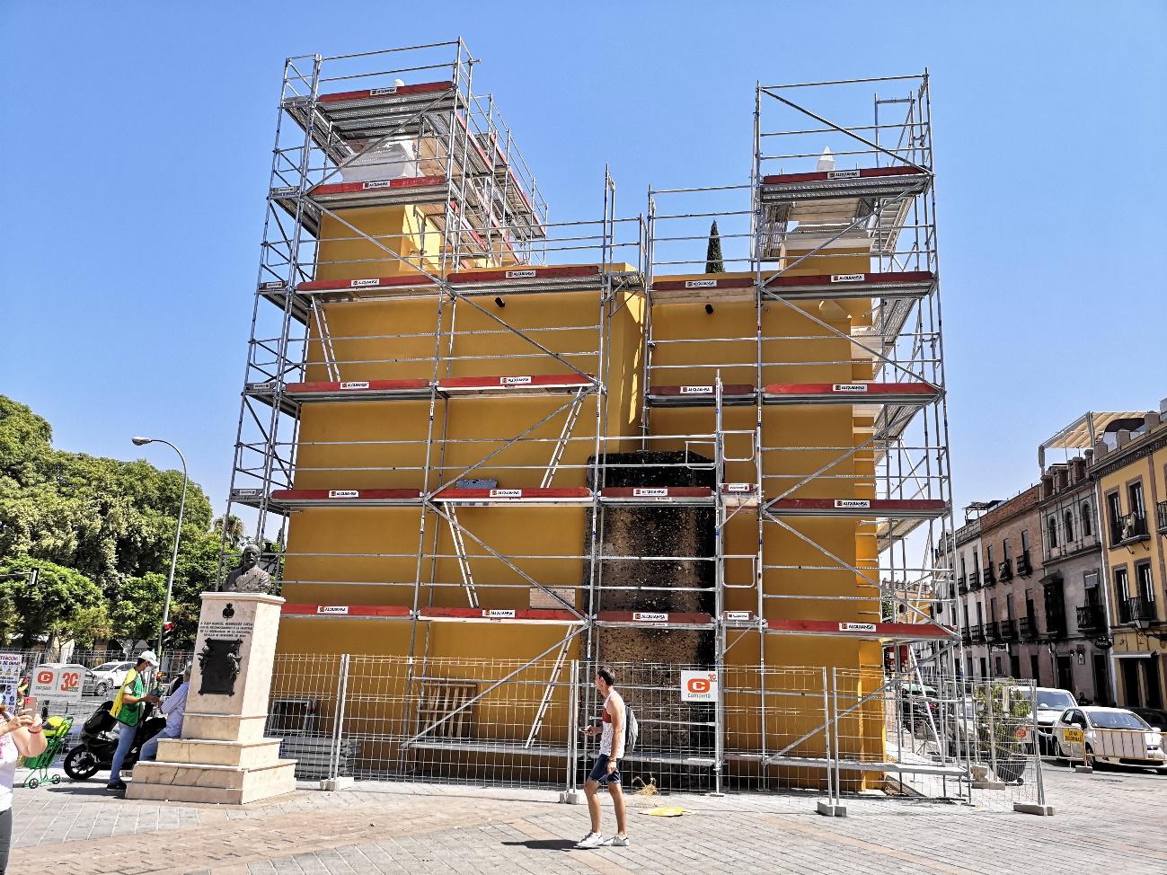 Restauración de paramentos y bóveda de la Puerta de la Macarena de Sevilla - Alquiansa