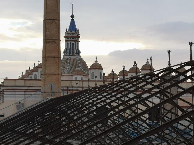 Limpieza y restauración de una chimenea de la Fábrica de Artillería de Sevilla - Alquiansa