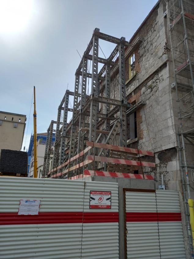 Gibraltar. Estabilizador de fachadas Soldier MKII para la remodelación del Saint Mary's First School de Gibraltar - Alquiansa