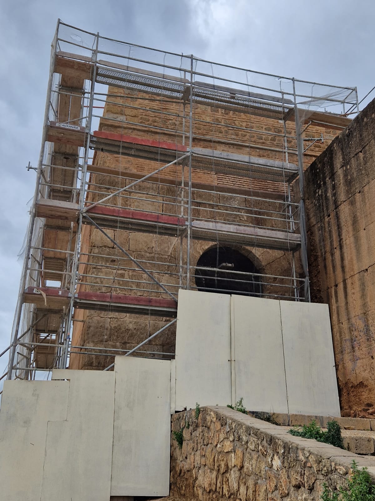 Restauración de las Puertas del Buey y del Agua de Niebla - Alquiansa